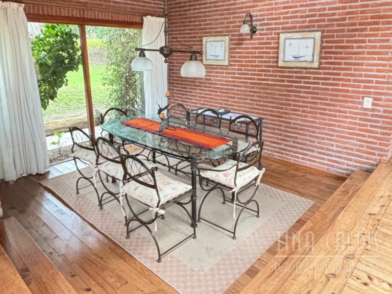 768